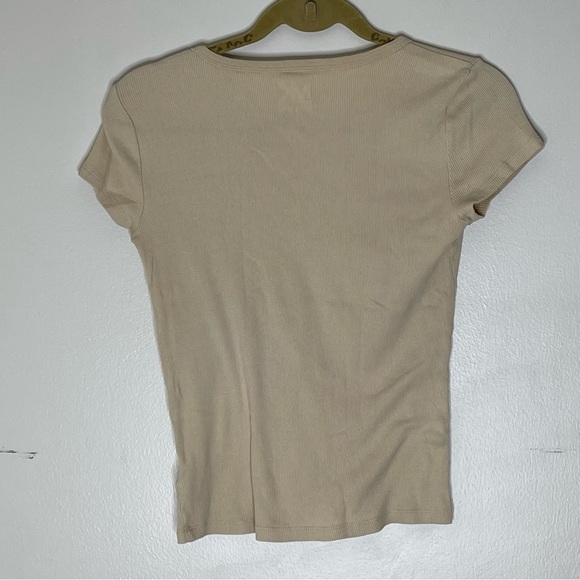 MK MICHAEL KORS Tan Beaded V Neck Ribbed Y2K Style Baby T Shirt Size XS - Picture 4 of 5